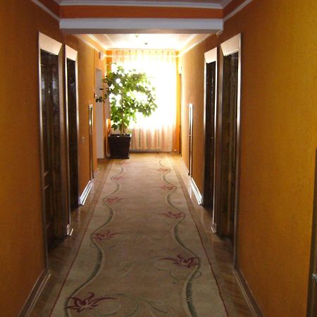 Hotel Profspilkovyi Lutsʼk Εξωτερικό φωτογραφία