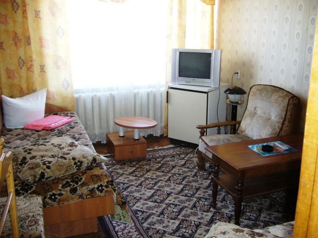 Hotel Profspilkovyi Lutsʼk Εξωτερικό φωτογραφία