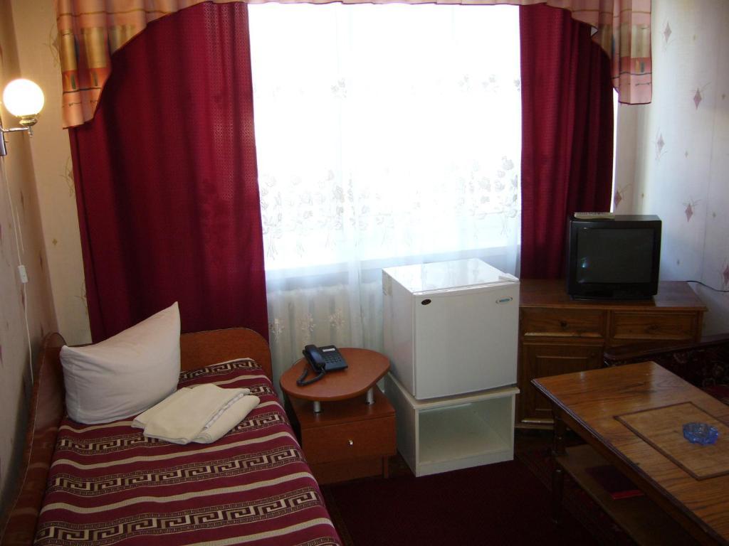Hotel Profspilkovyi Lutsʼk Δωμάτιο φωτογραφία