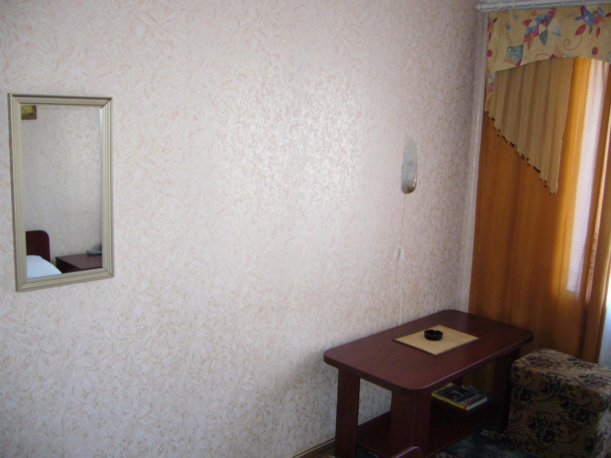 Hotel Profspilkovyi Lutsʼk Εξωτερικό φωτογραφία