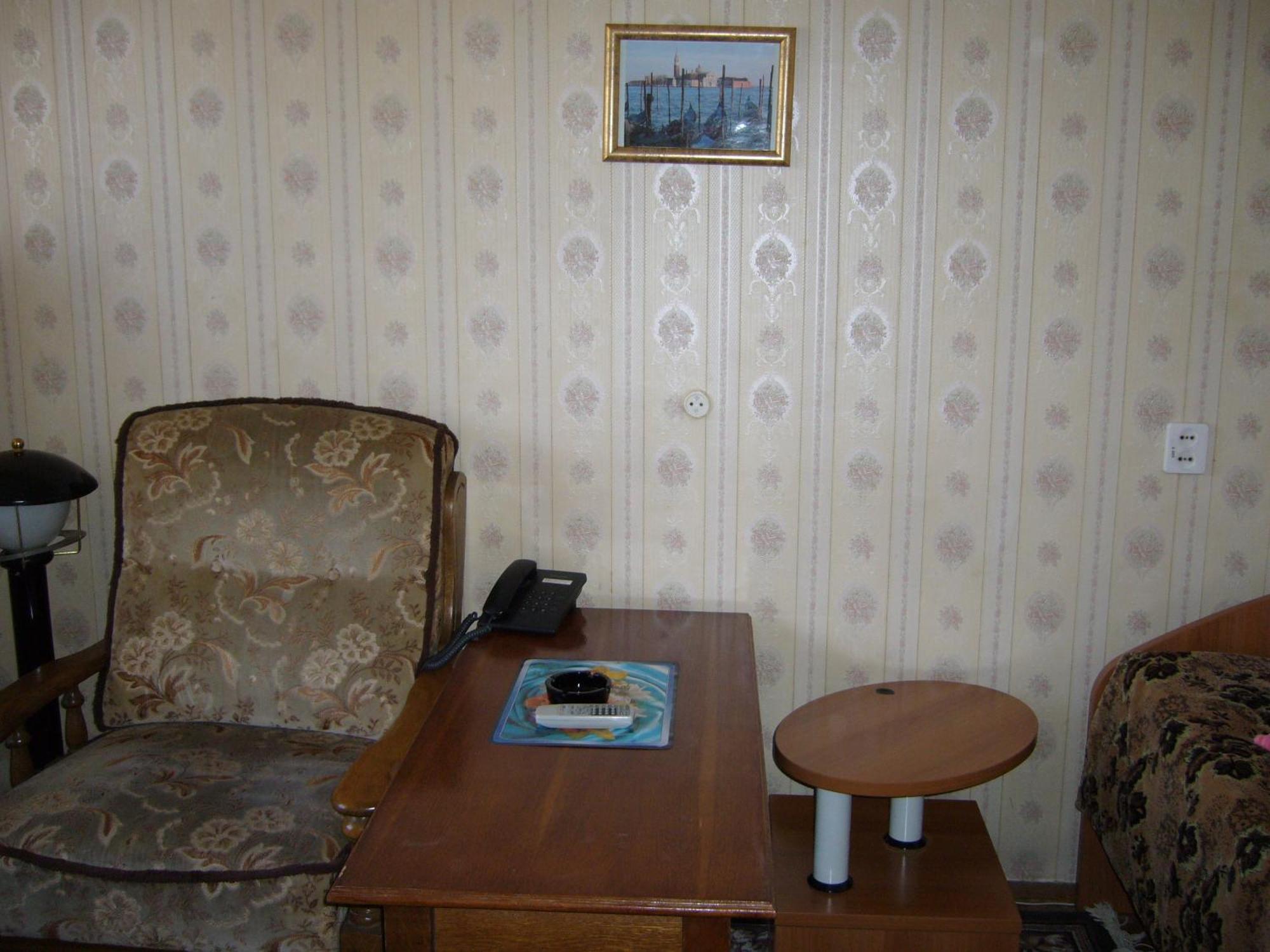 Hotel Profspilkovyi Lutsʼk Εξωτερικό φωτογραφία