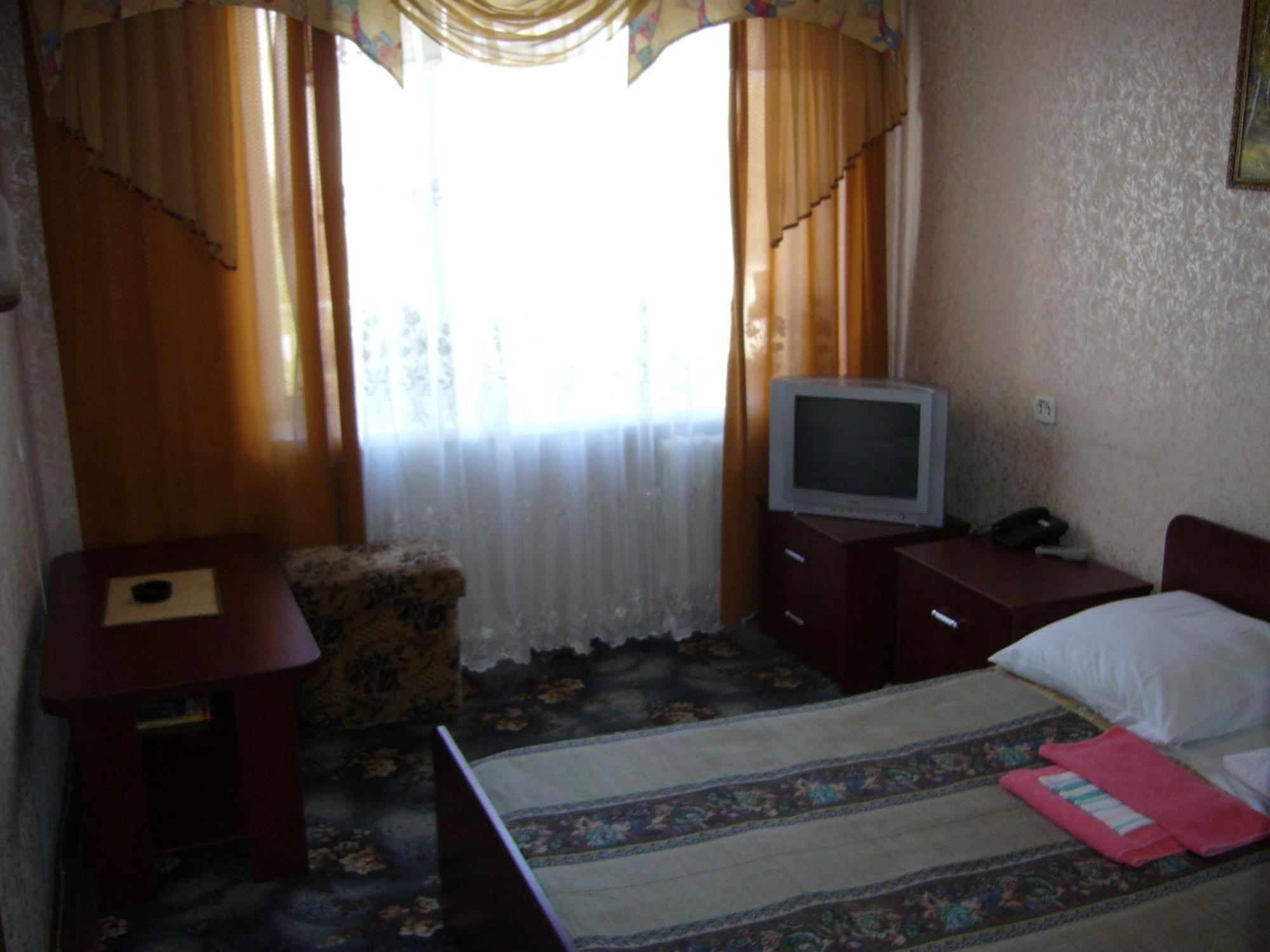 Hotel Profspilkovyi Lutsʼk Εξωτερικό φωτογραφία