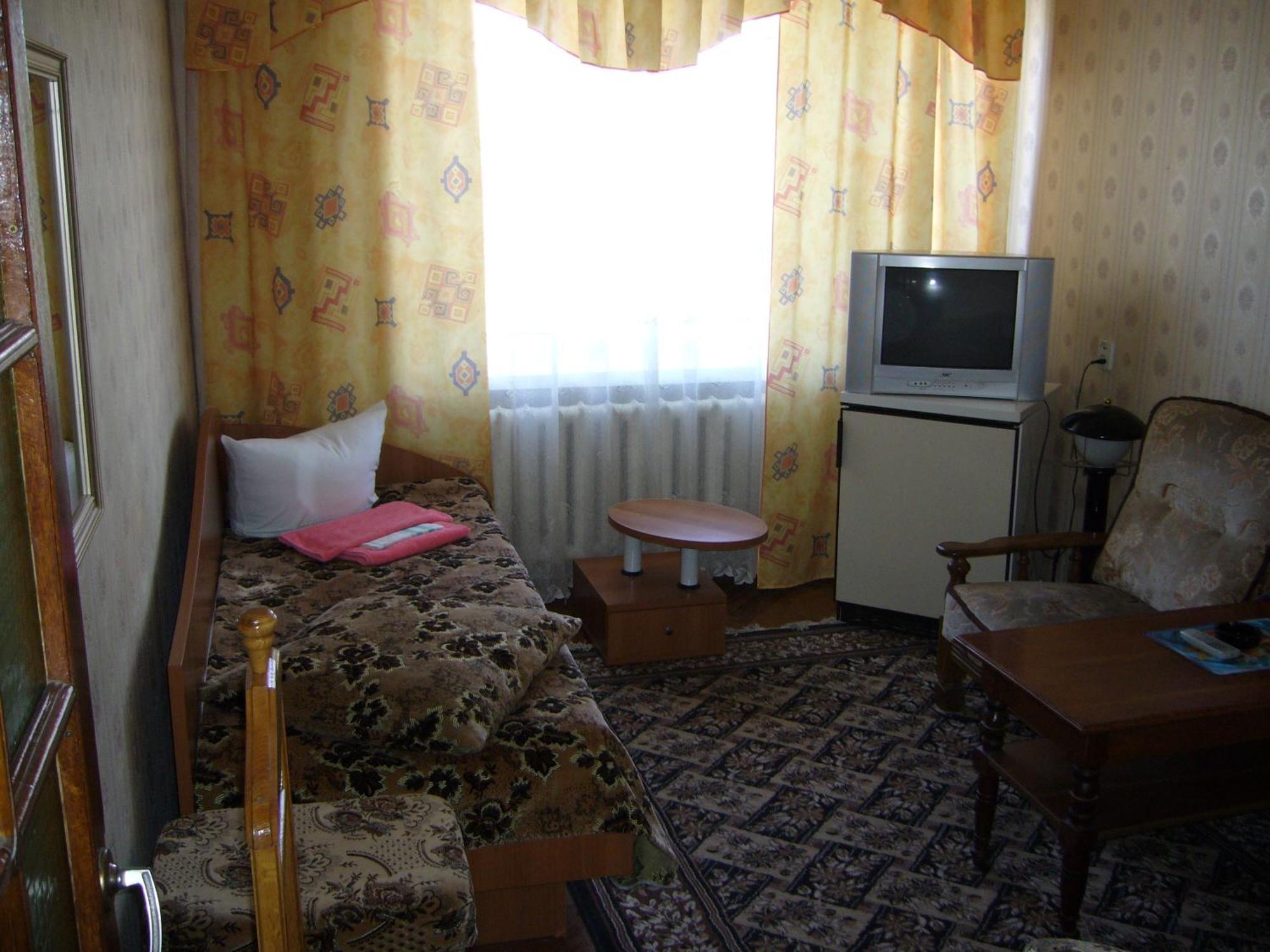 Hotel Profspilkovyi Lutsʼk Εξωτερικό φωτογραφία
