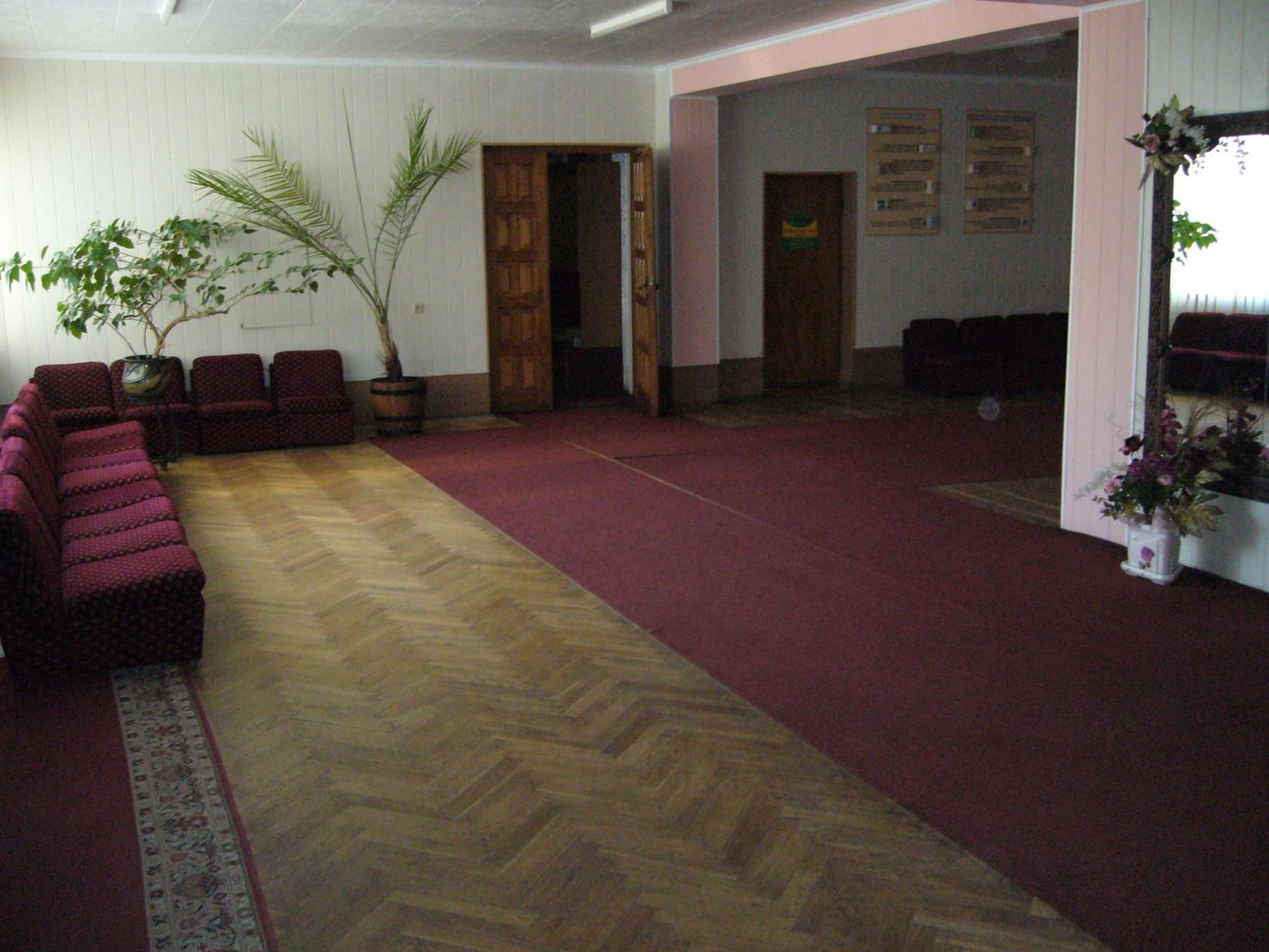 Hotel Profspilkovyi Lutsʼk Εξωτερικό φωτογραφία